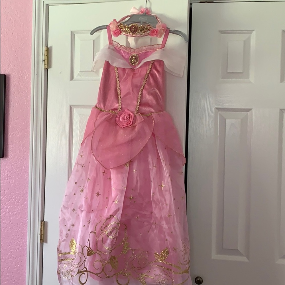 Aurora’s pink dress size 7/8 w/tiara, and shoes